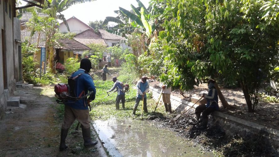 KEGIATAN KERJA BAKTI WARGA RW II KELURAHAN MOJOREJO